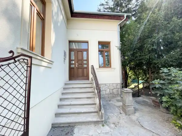 Eladó villa, Sopron 6 szoba 295 m² 255 M Ft